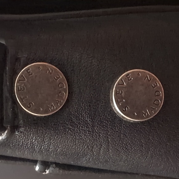 Steve Madden Women's Black Studded Leather Satchel/Crossbody Bag. - Picture 5 of 13